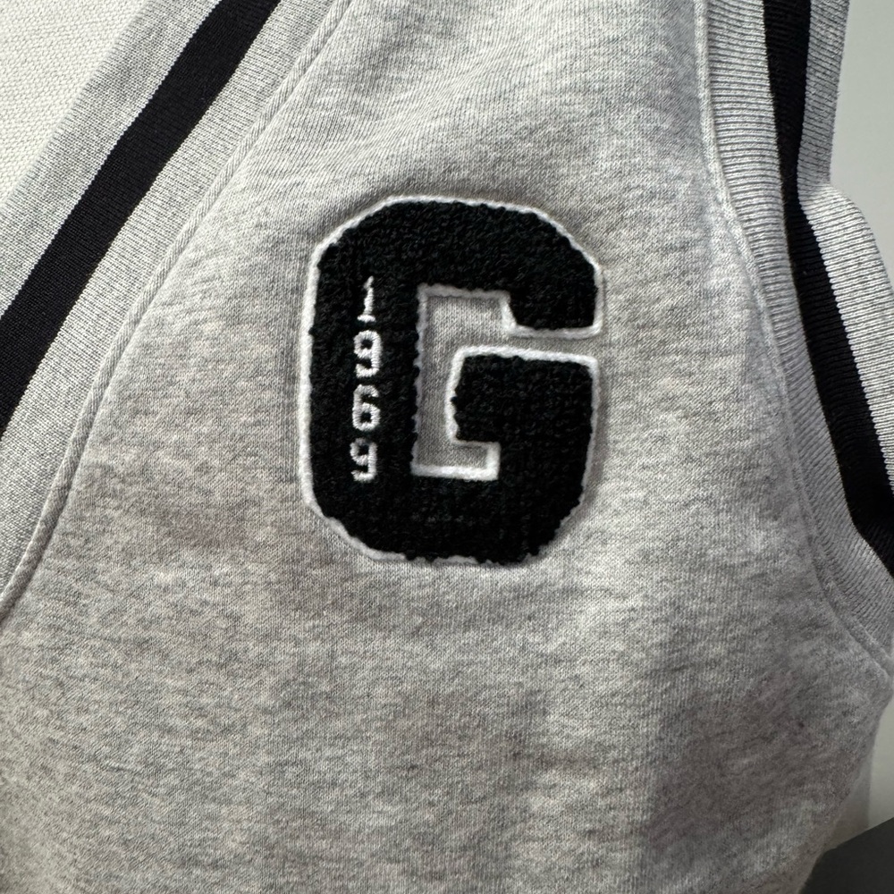 GAP Gray V-Neck Sweater Vest - Picture 2 of 12